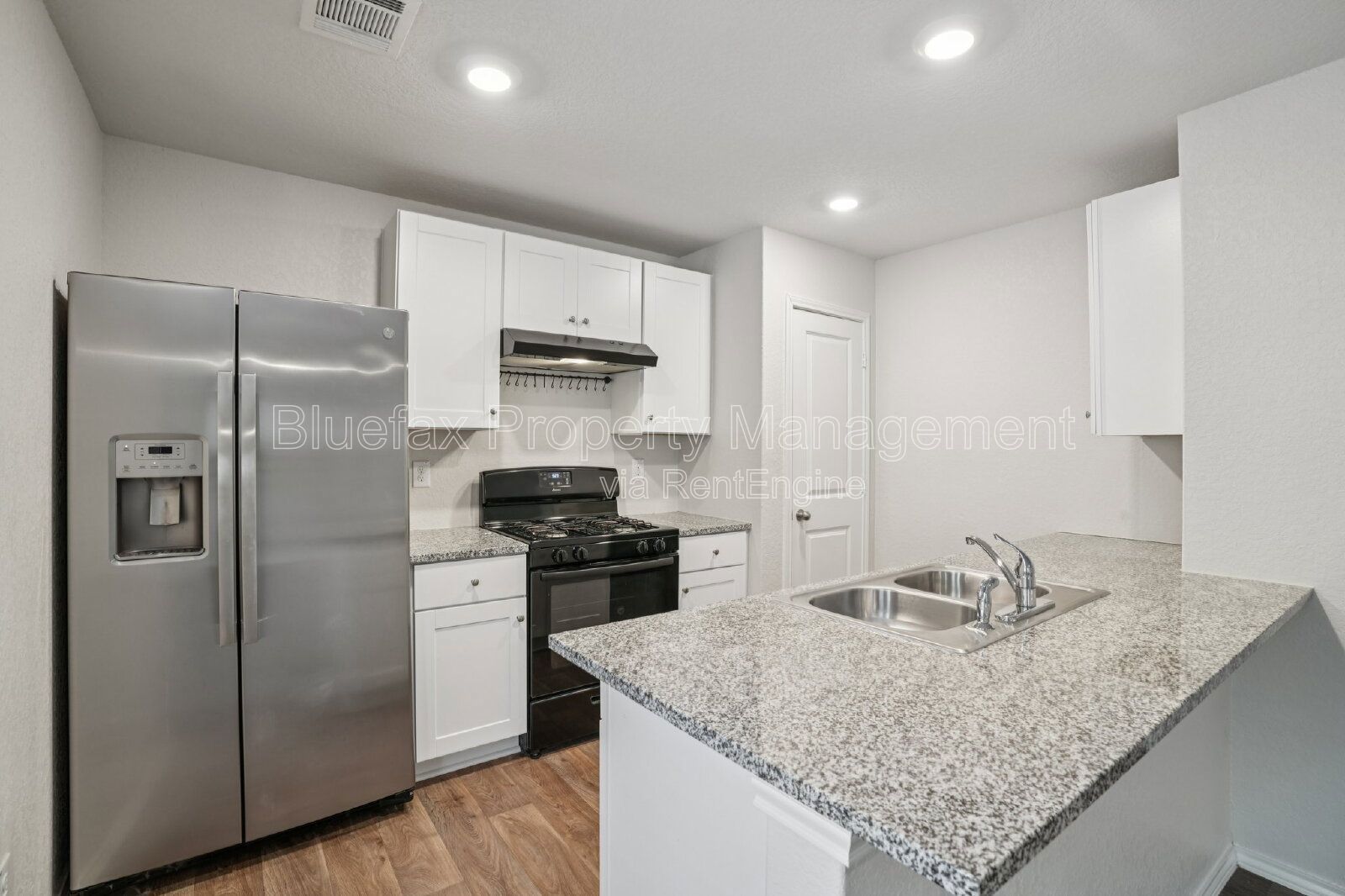 Cozy 1 Story Home in Stoney Creek - Easy Access to Hwy 90 - Large Fenced In Back Yard property image