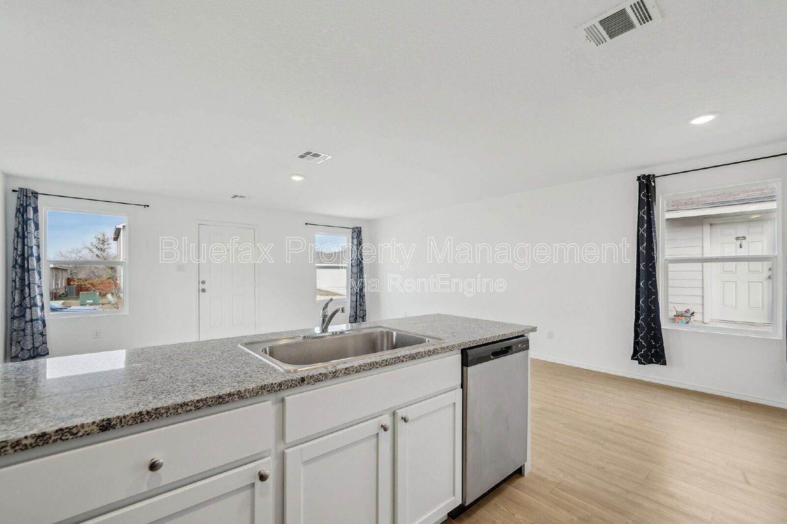 Cozy 3 Bedroom 2 Bath Home with Amazing Amenity Center property image