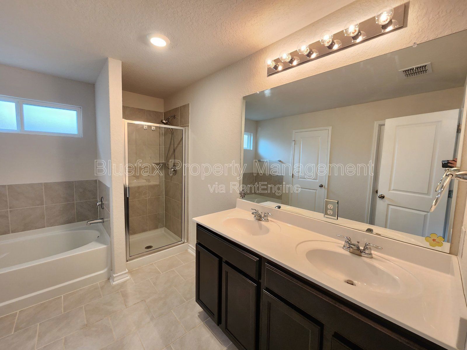 Solar Panels! A Beautiful single-story house at Valley Ranch with Smart Home features and Granite Counter Tops! property image