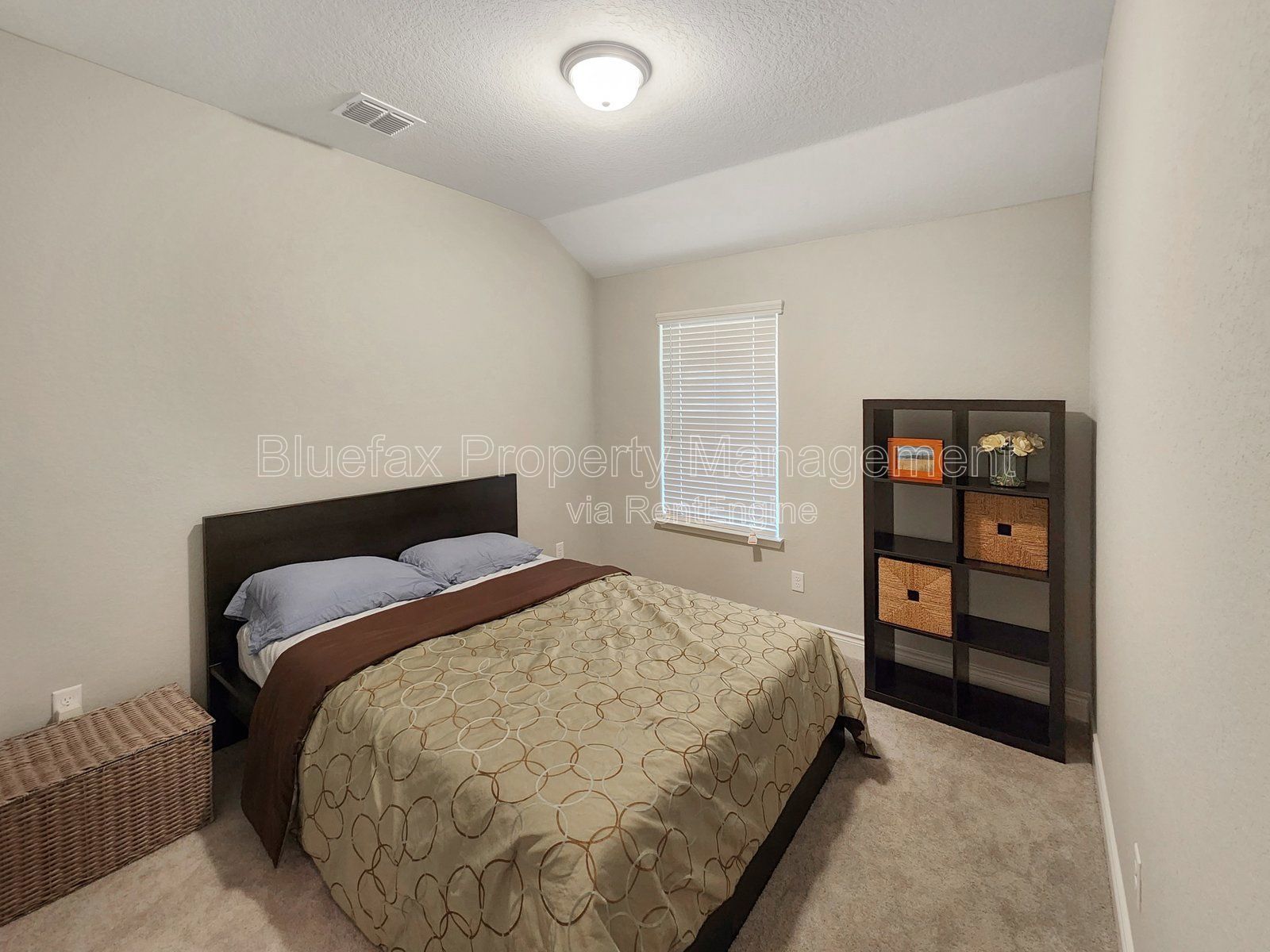 Gorgeous 1 Story Home in Arcadia Ridge with a Huge Walk In Shower! property image