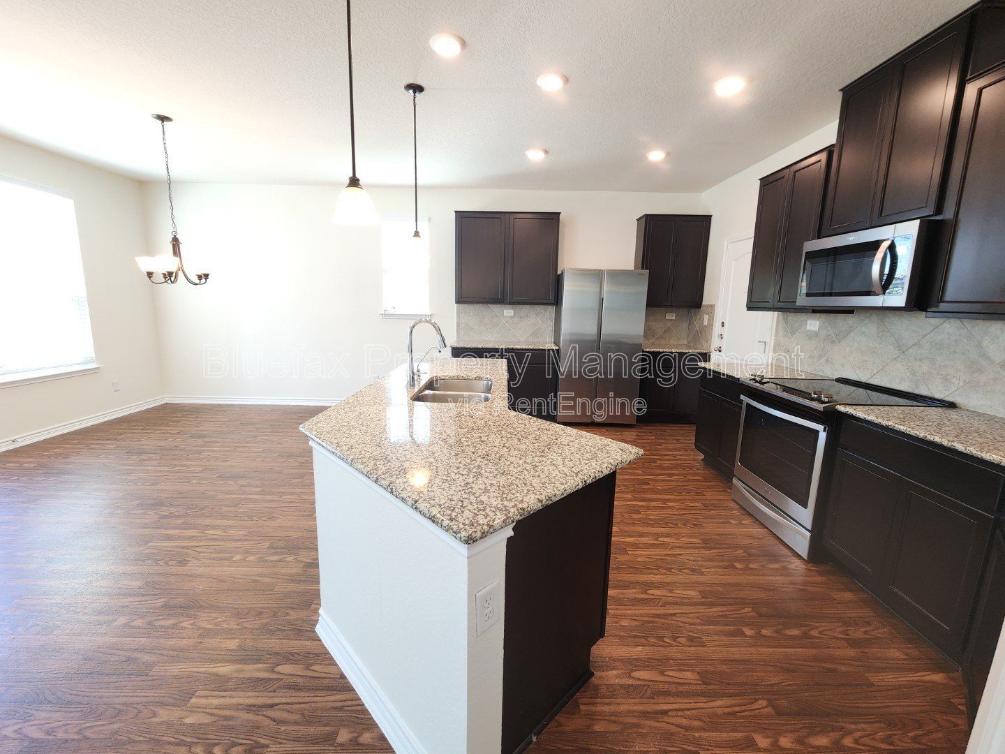 Spectacular 4 Bedroom 3 Bath Home in Converse, TX! Easy Access to IH-10, Fort Sam, and Randolph AFB. property image