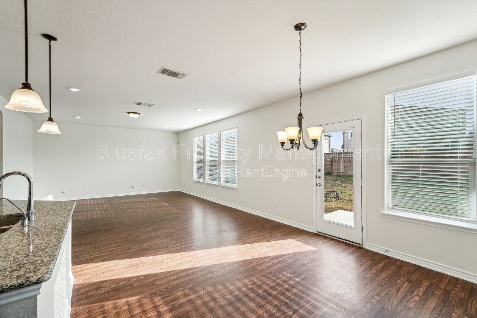 Spectacular 4 Bedroom 3 Bath Home in Converse, TX! Easy Access to IH-10, Fort Sam, and Randolph AFB. property image