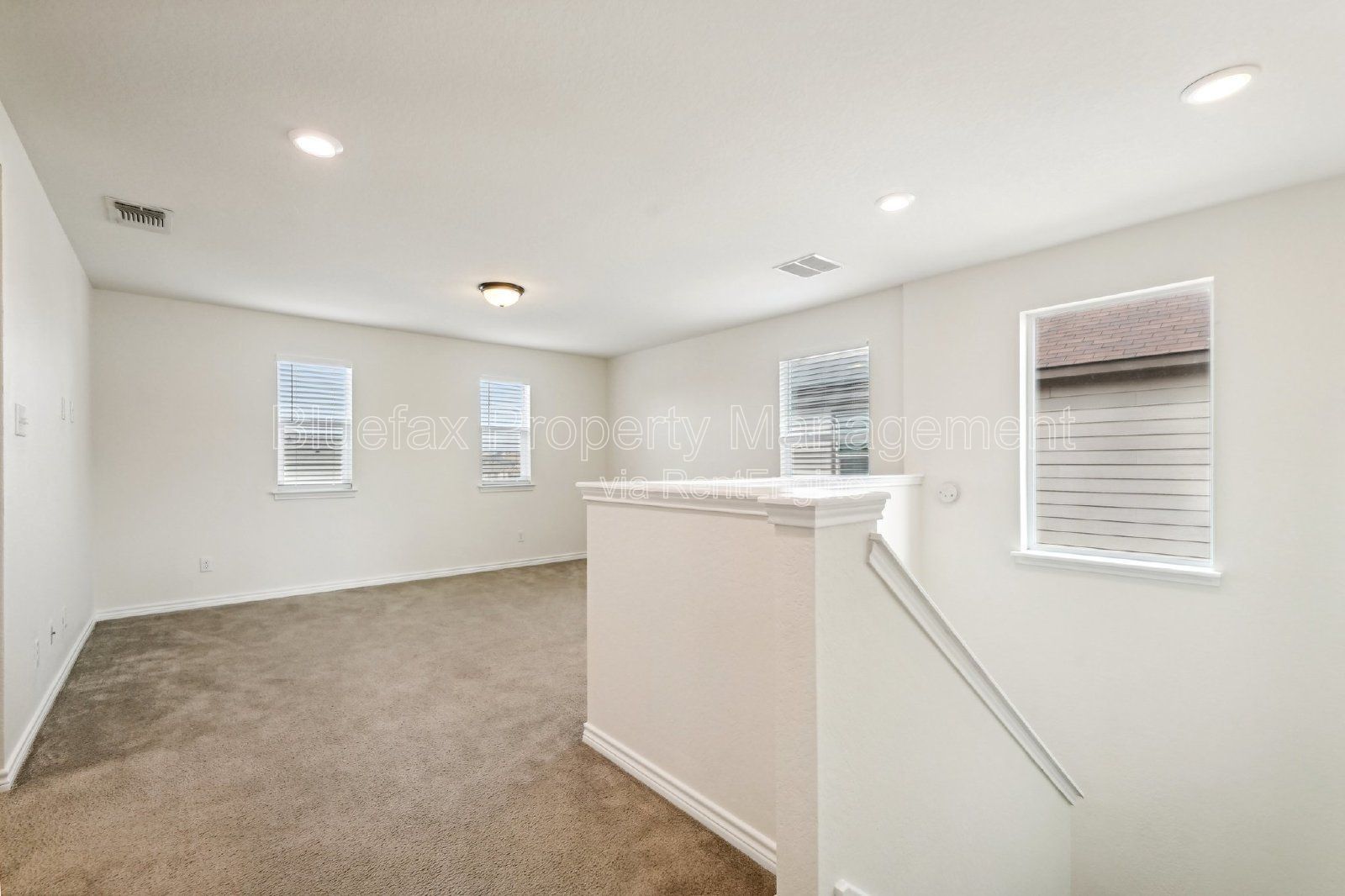 Spectacular 4 Bedroom 3 Bath Home in Converse, TX! Easy Access to IH-10, Fort Sam, and Randolph AFB. property image