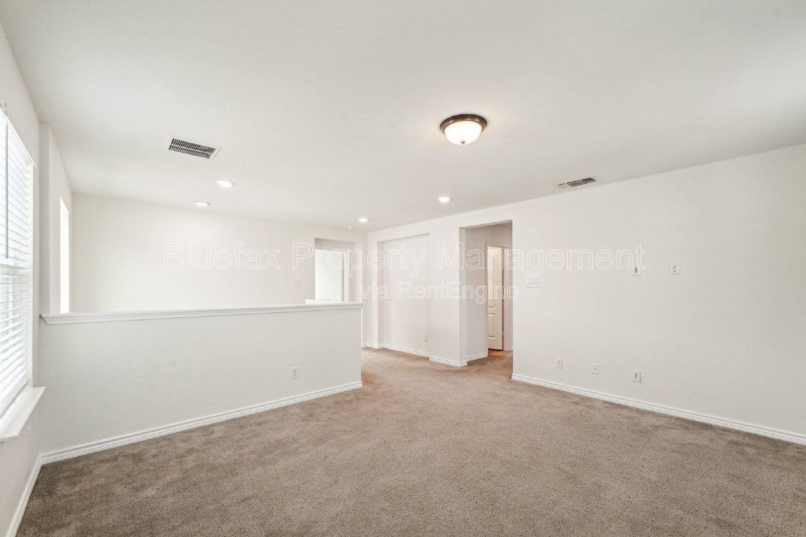 Spectacular 4 Bedroom 3 Bath Home in Converse, TX! Easy Access to IH-10, Fort Sam, and Randolph AFB. property image