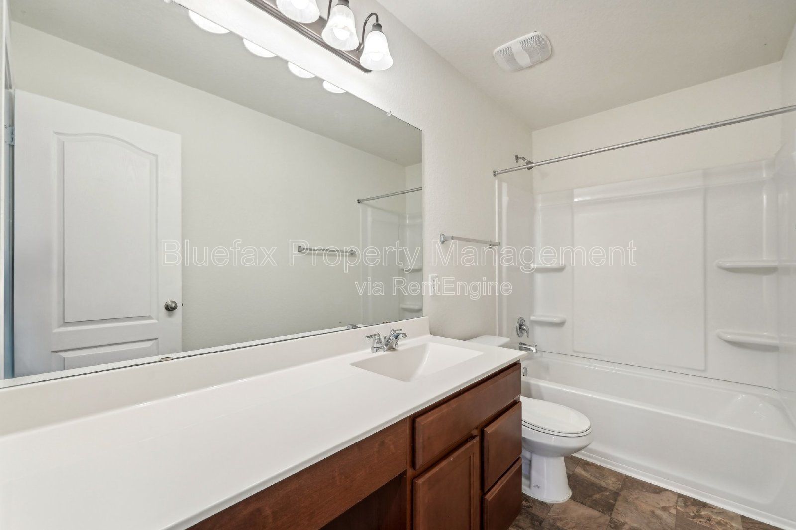 Spectacular 4 Bedroom 3 Bath Home in Converse, TX! Easy Access to IH-10, Fort Sam, and Randolph AFB. property image