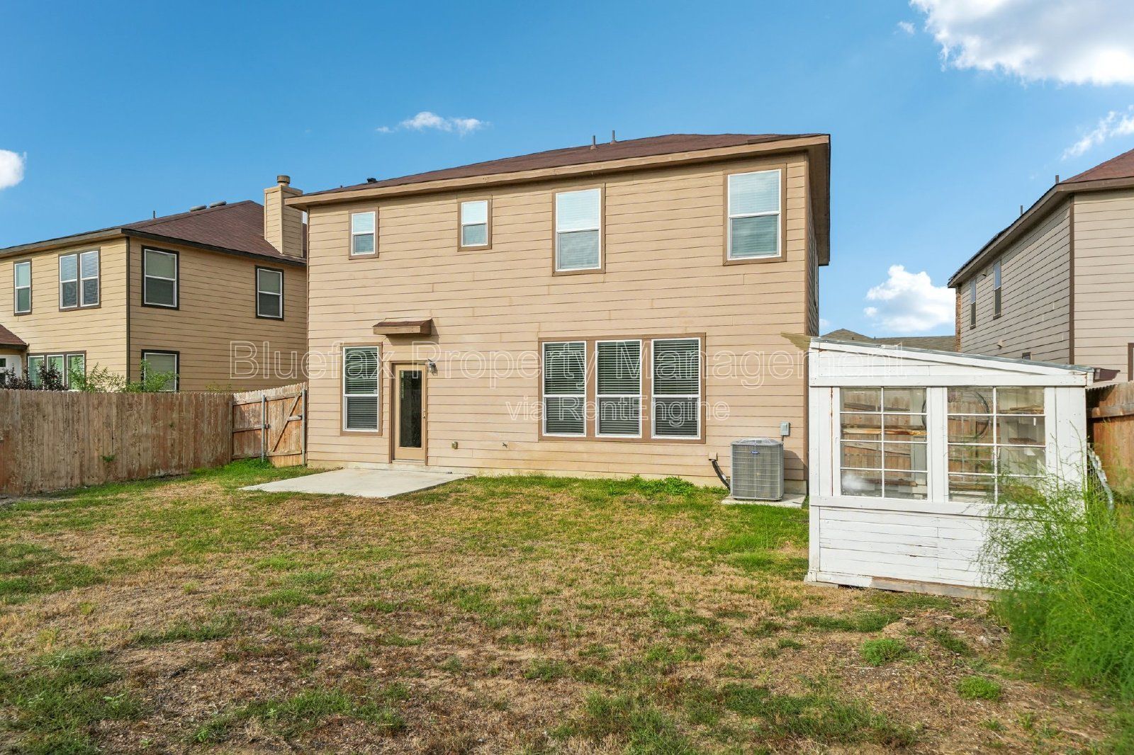 Spectacular 4 Bedroom 3 Bath Home in Converse, TX! Easy Access to IH-10, Fort Sam, and Randolph AFB. property image