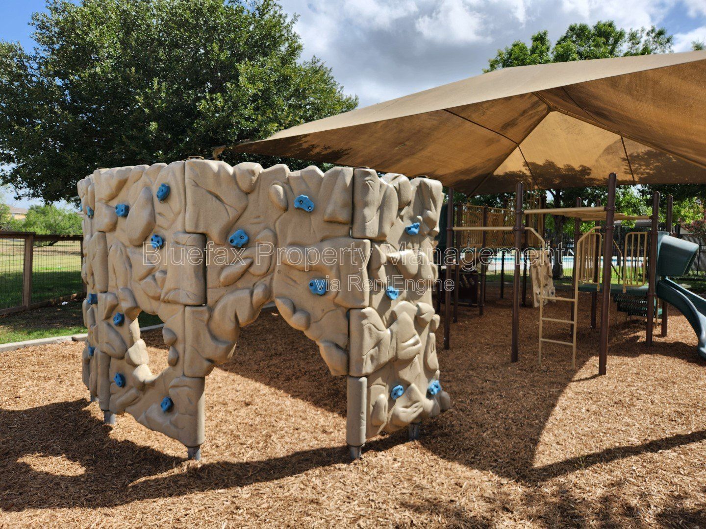 Spectacular 4 Bedroom 3 Bath Home in Converse, TX! Easy Access to IH-10, Fort Sam, and Randolph AFB. property image