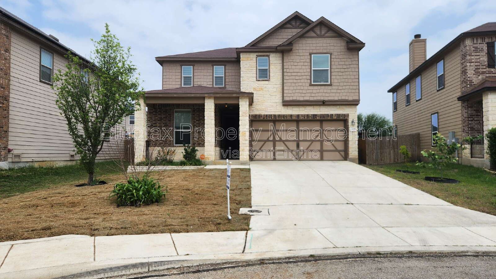 Spectacular 4 Bedroom 3 Bath Home in Converse, TX! Easy Access to IH-10, Fort Sam, and Randolph AFB. property image