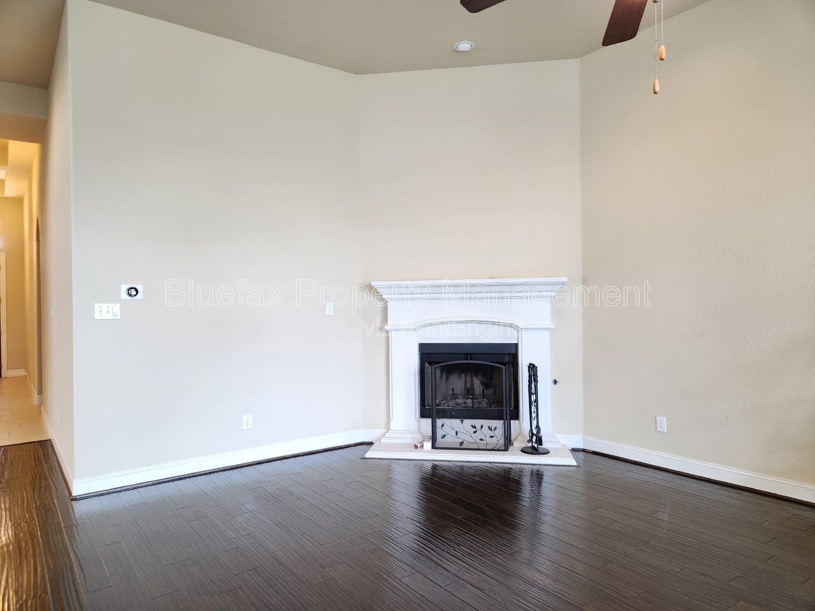 4 Bedroom Home with 3 Car Garage and Oversized Yard in a Gated Community - Alamo Ranch - Close to Shopping / Dining property image