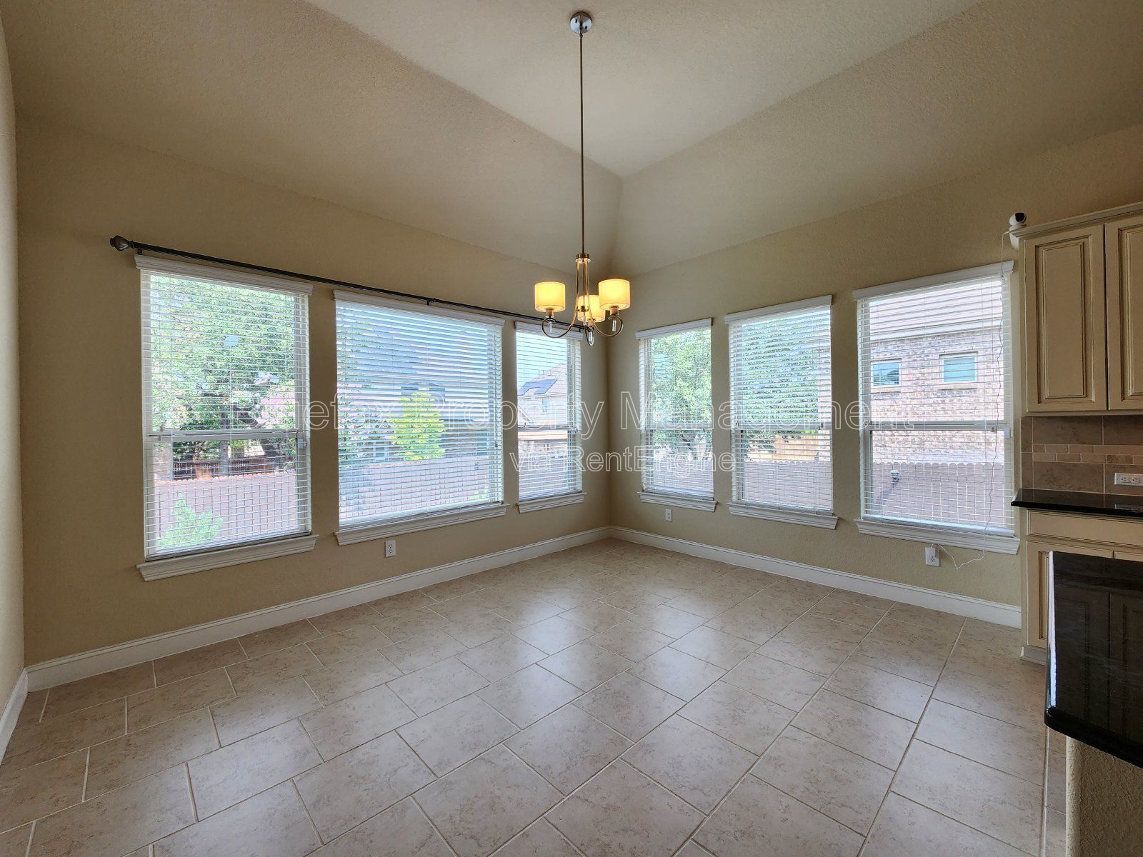 4 Bedroom Home with 3 Car Garage and Oversized Yard in a Gated Community - Alamo Ranch - Close to Shopping / Dining property image