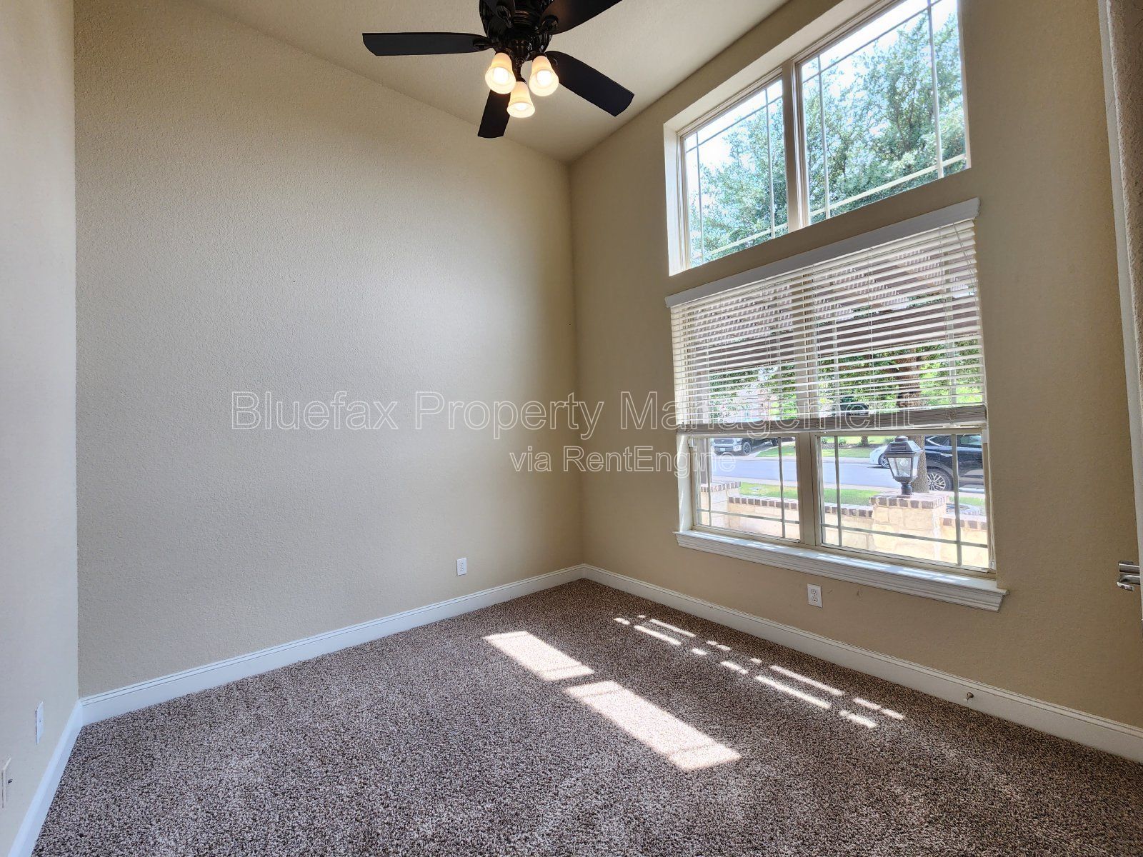 4 Bedroom Home with 3 Car Garage and Oversized Yard in a Gated Community - Alamo Ranch - Close to Shopping / Dining property image