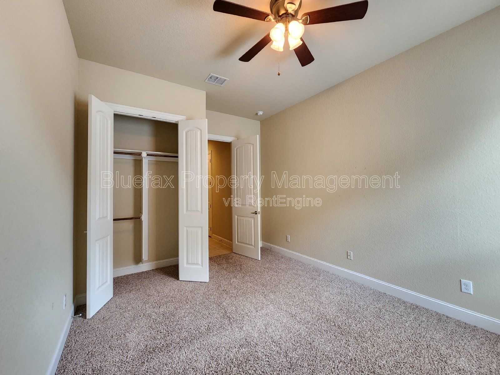 4 Bedroom Home with 3 Car Garage and Oversized Yard in a Gated Community - Alamo Ranch - Close to Shopping / Dining property image