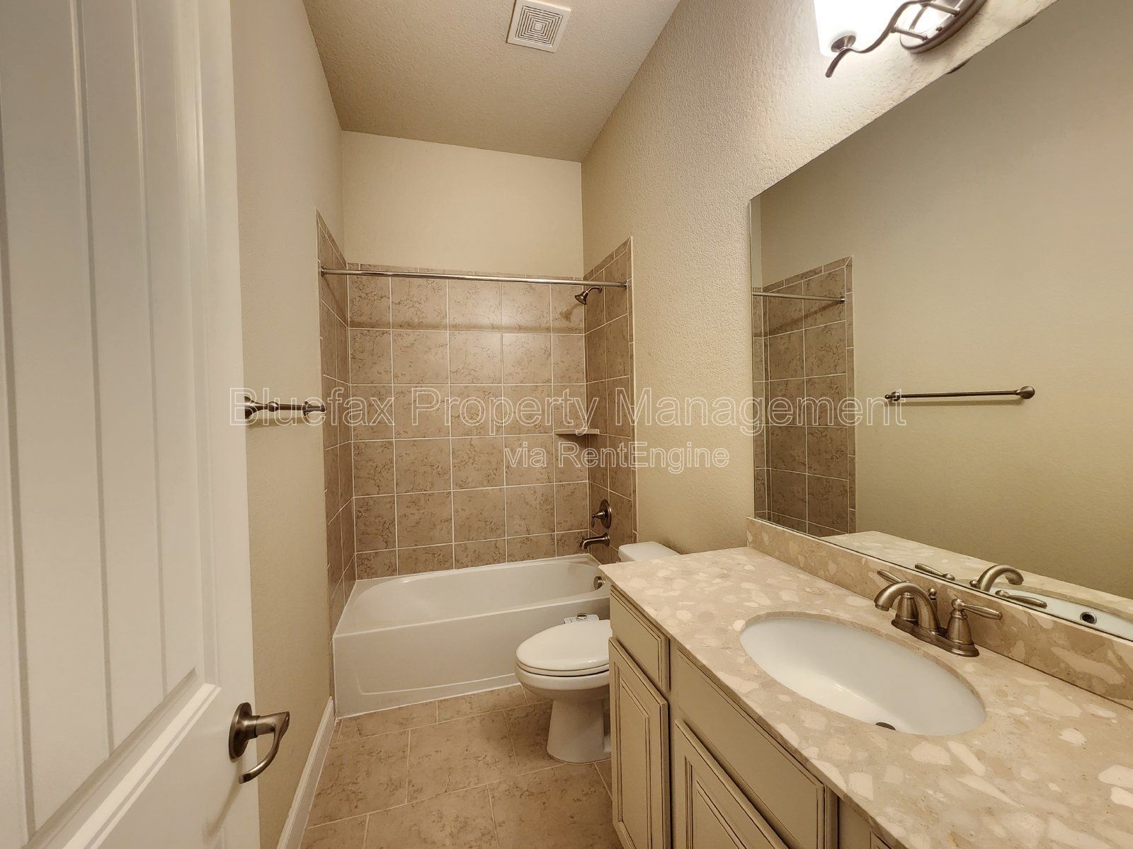 4 Bedroom Home with 3 Car Garage and Oversized Yard in a Gated Community - Alamo Ranch - Close to Shopping / Dining property image