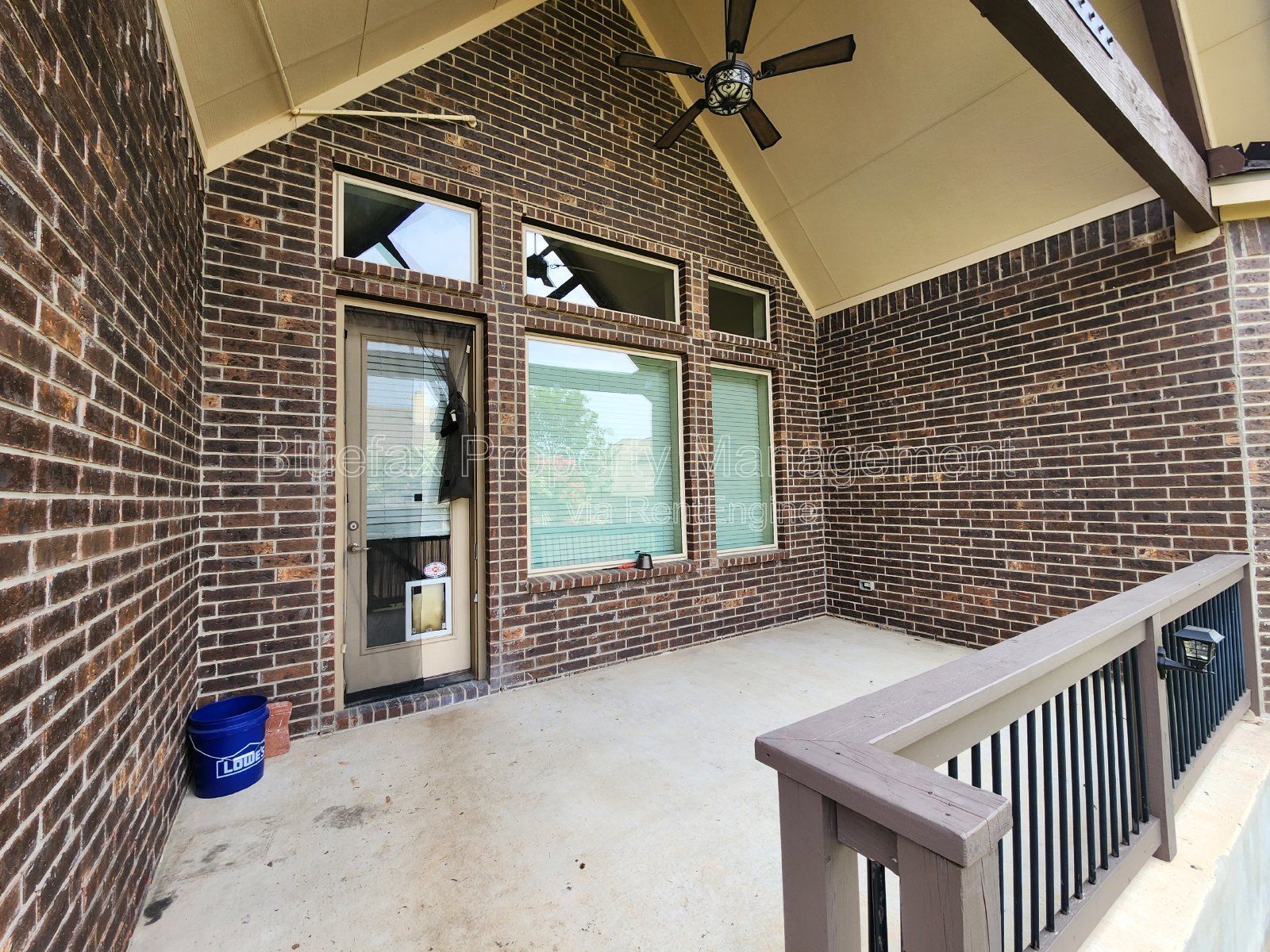 4 Bedroom Home with 3 Car Garage and Oversized Yard in a Gated Community - Alamo Ranch - Close to Shopping / Dining property image