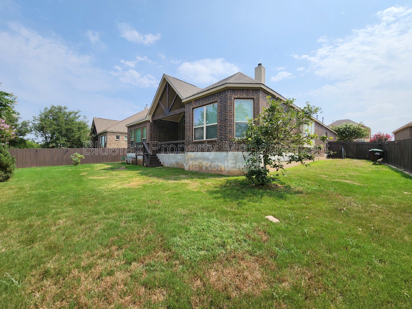 4 Bedroom Home with 3 Car Garage and Oversized Yard in a Gated Community - Alamo Ranch - Close to Shopping / Dining property image
