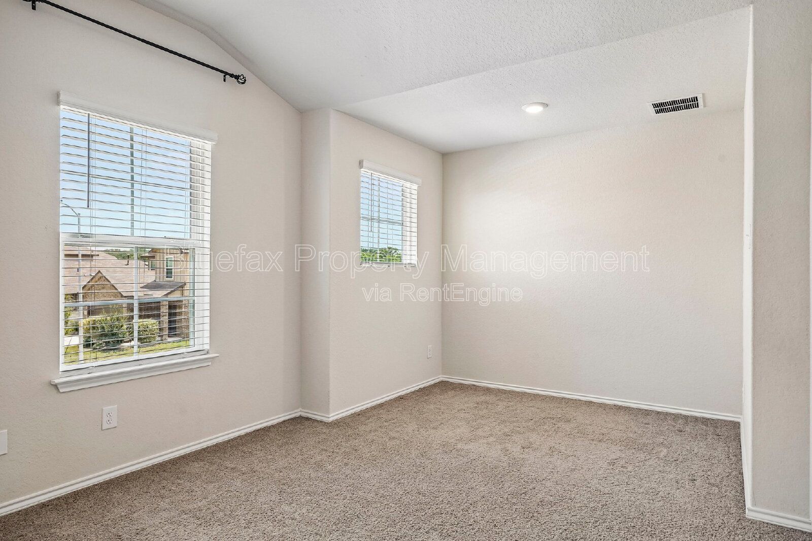 5 Bedrooms with 2 Amazing Amenity Centers! Refrigerator Included. property image