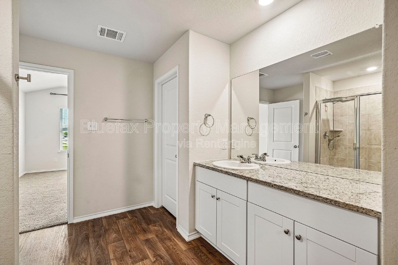 5 Bedrooms with 2 Amazing Amenity Centers! Refrigerator Included. property image