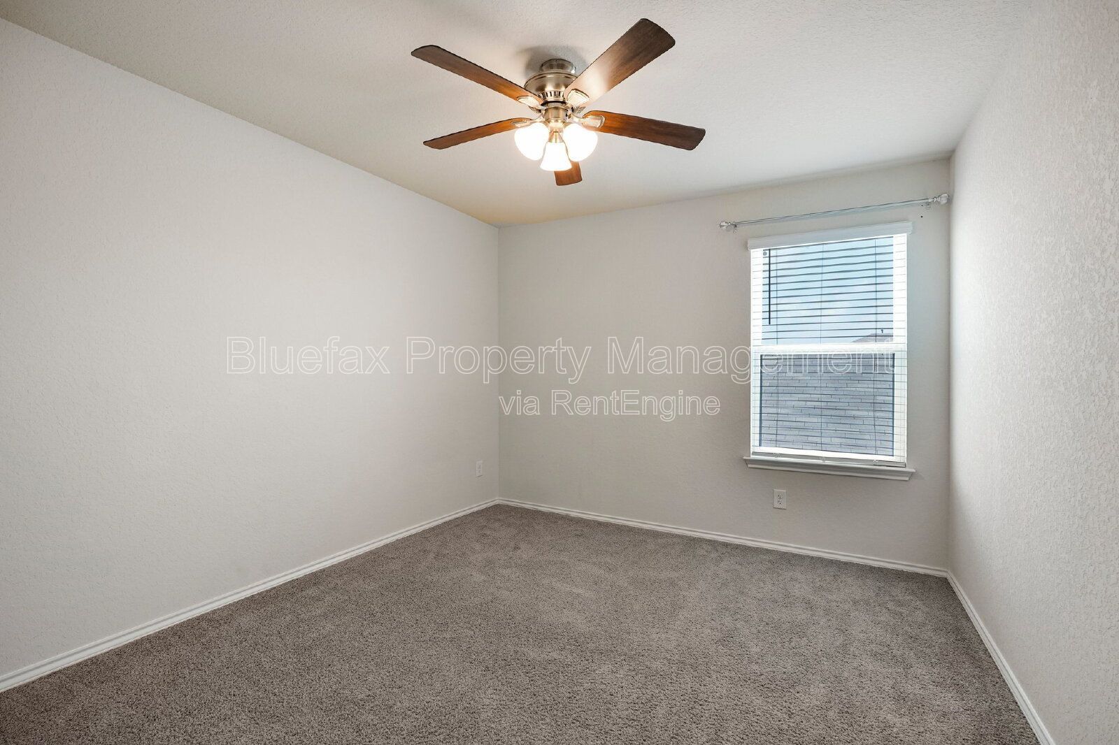 5 Bedrooms with 2 Amazing Amenity Centers! Refrigerator Included. property image