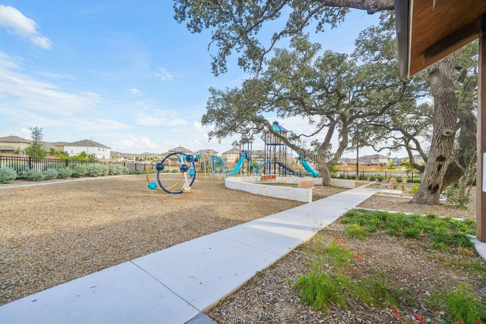 5 Bedrooms with 2 Amazing Amenity Centers! Refrigerator Included. property image