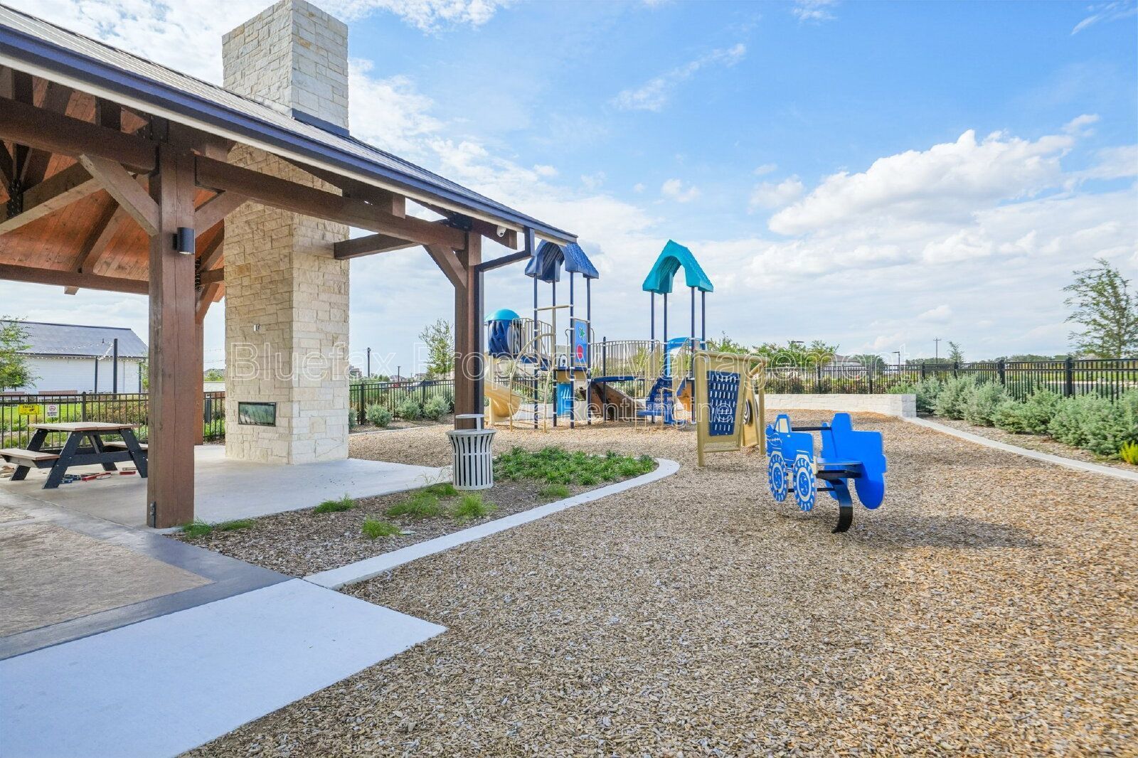 5 Bedrooms with 2 Amazing Amenity Centers! Refrigerator Included. property image