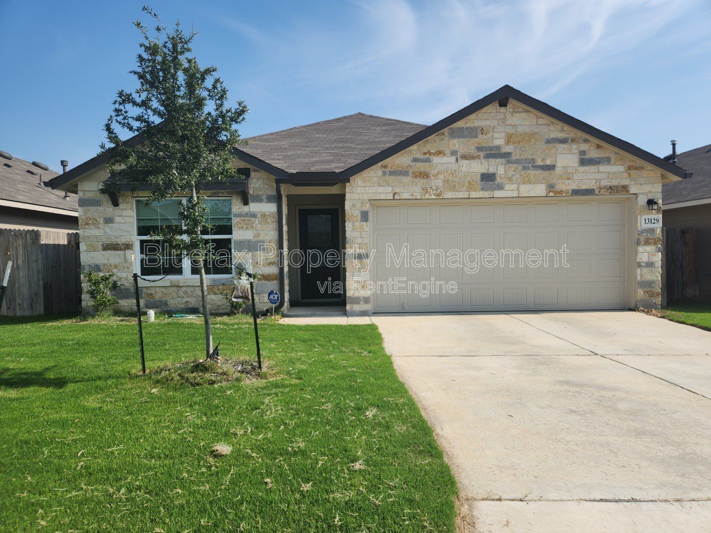 Beautiful One Story 4 Bedroom Home with GREAT AMENITY CENTER. Easy Access to Hwy 90 / Minutes to Lackland AFB . property image