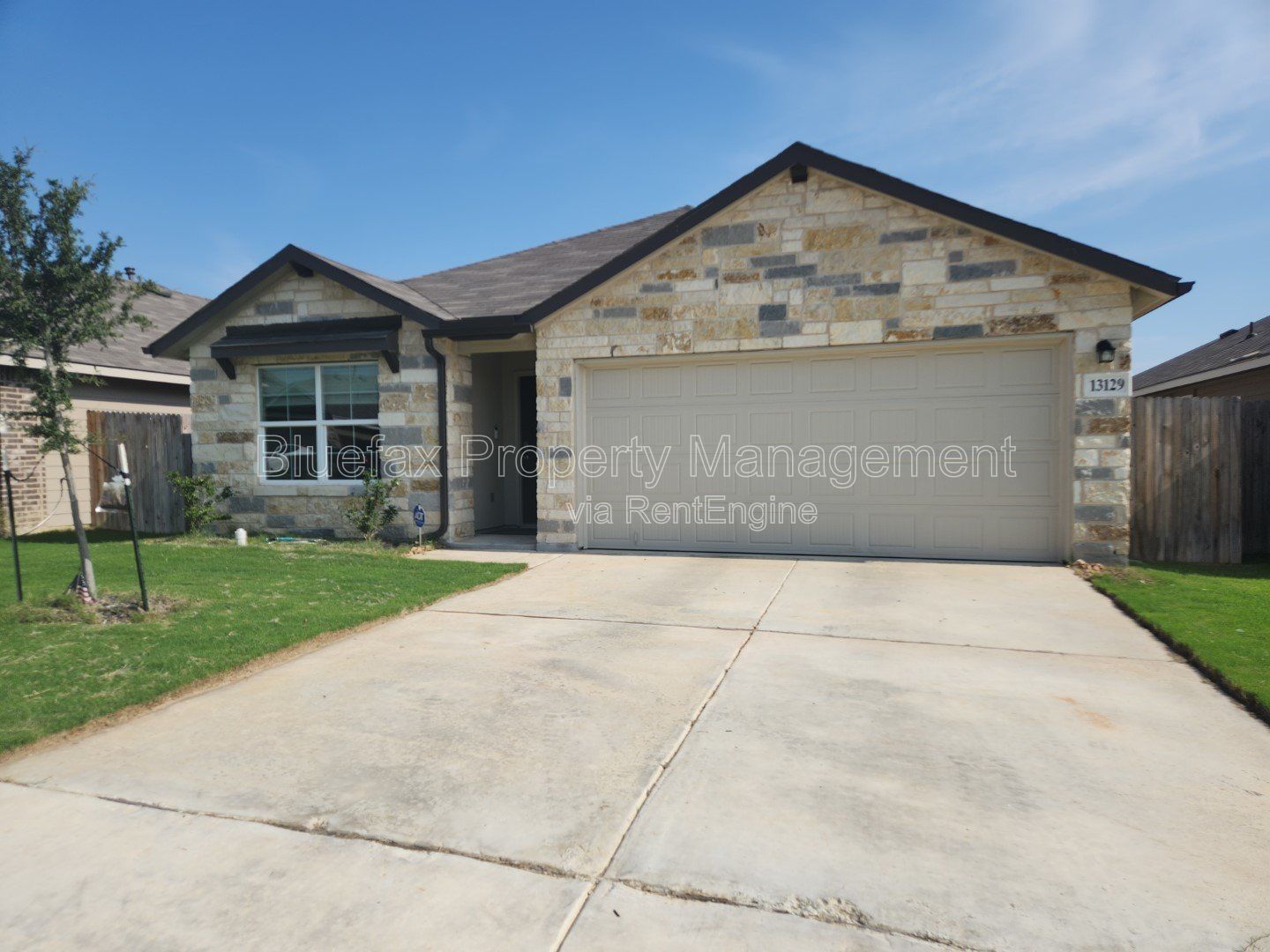 Beautiful One Story 4 Bedroom Home with GREAT AMENITY CENTER. Easy Access to Hwy 90 / Minutes to Lackland AFB . property image