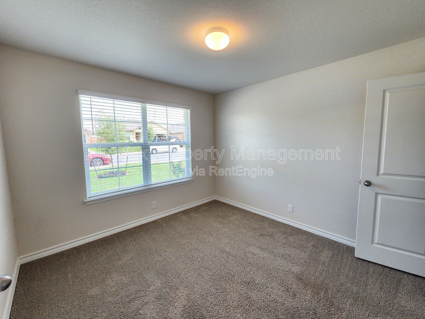 Beautiful One Story 4 Bedroom Home with GREAT AMENITY CENTER. Easy Access to Hwy 90 / Minutes to Lackland AFB . property image