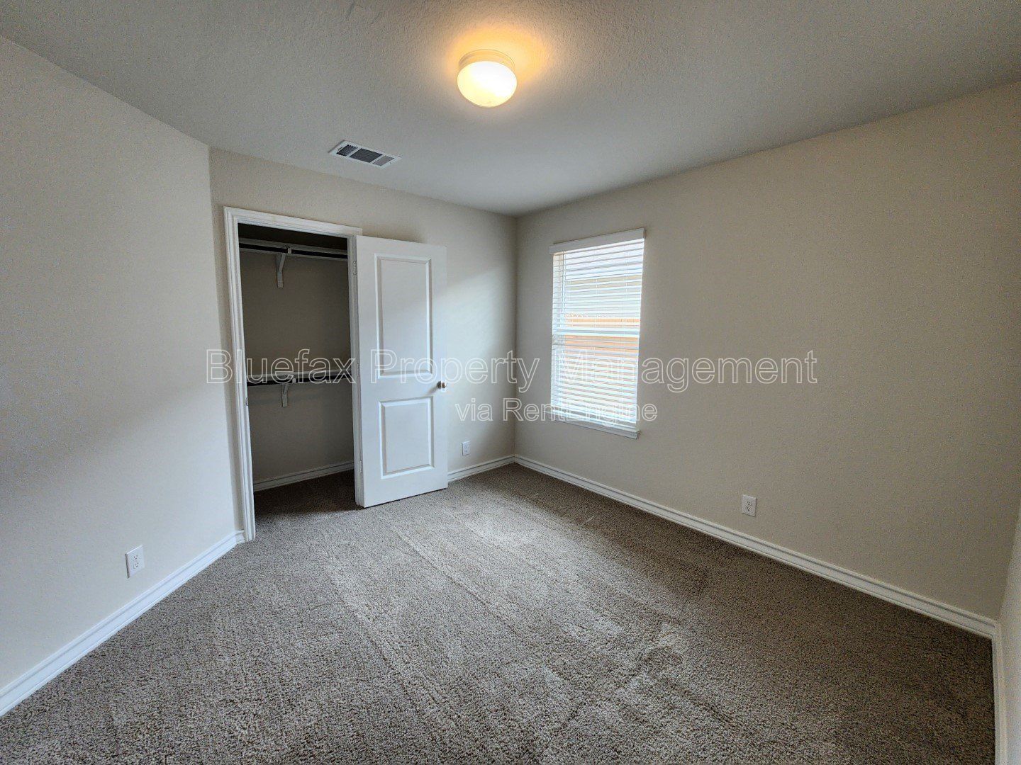 Beautiful One Story 4 Bedroom Home with GREAT AMENITY CENTER. Easy Access to Hwy 90 / Minutes to Lackland AFB . property image