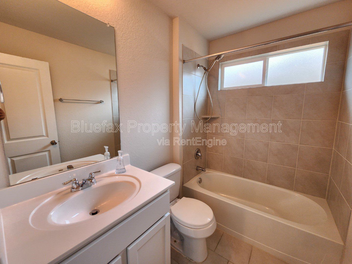 Beautiful One Story 4 Bedroom Home with GREAT AMENITY CENTER. Easy Access to Hwy 90 / Minutes to Lackland AFB . property image