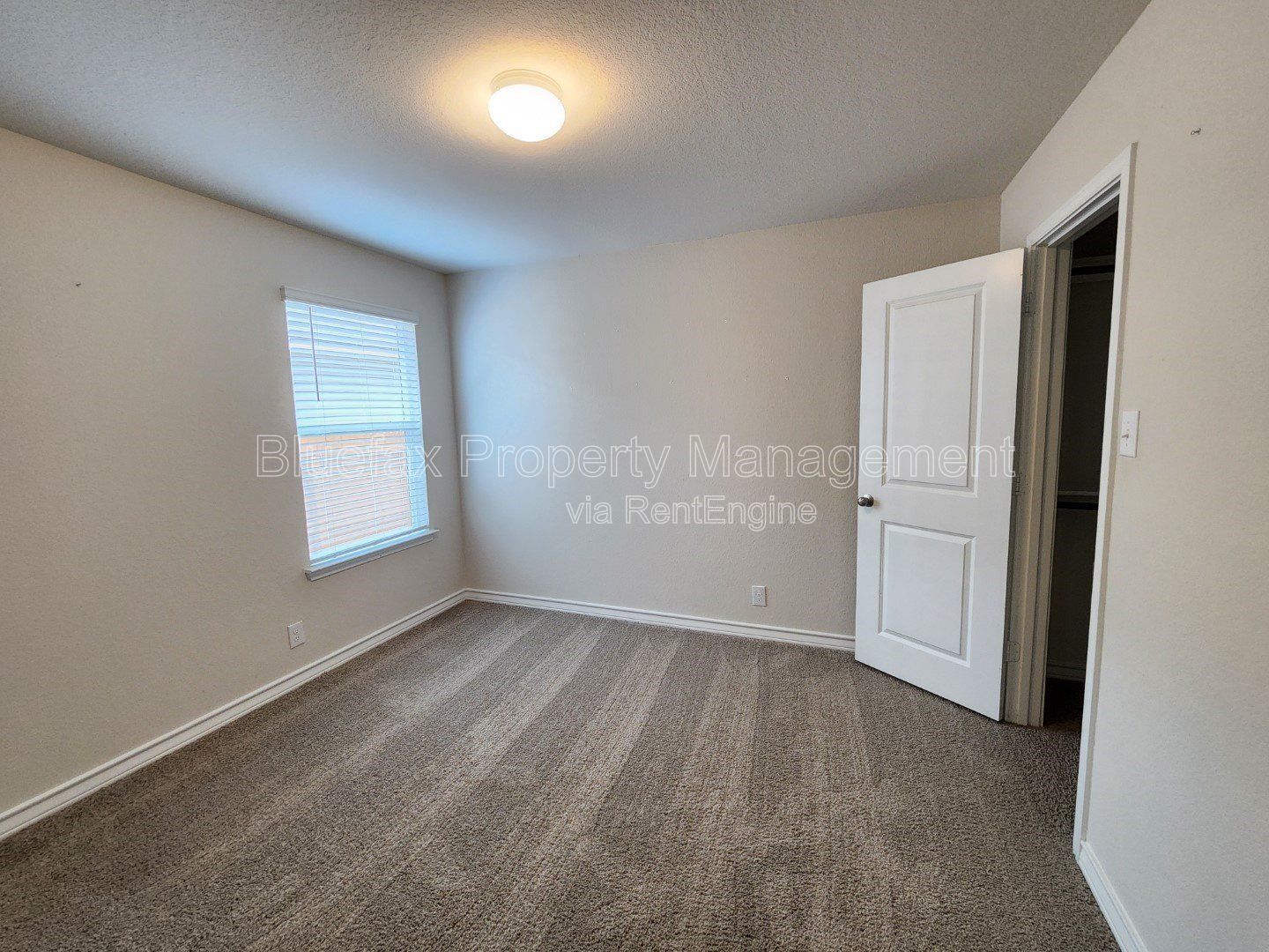 Beautiful One Story 4 Bedroom Home with GREAT AMENITY CENTER. Easy Access to Hwy 90 / Minutes to Lackland AFB . property image