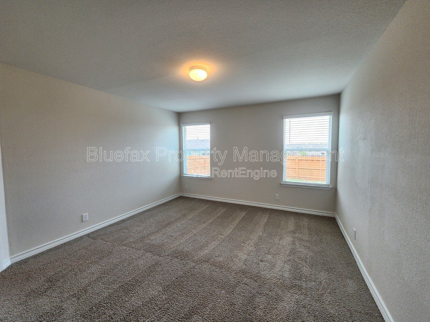 Beautiful One Story 4 Bedroom Home with GREAT AMENITY CENTER. Easy Access to Hwy 90 / Minutes to Lackland AFB . property image
