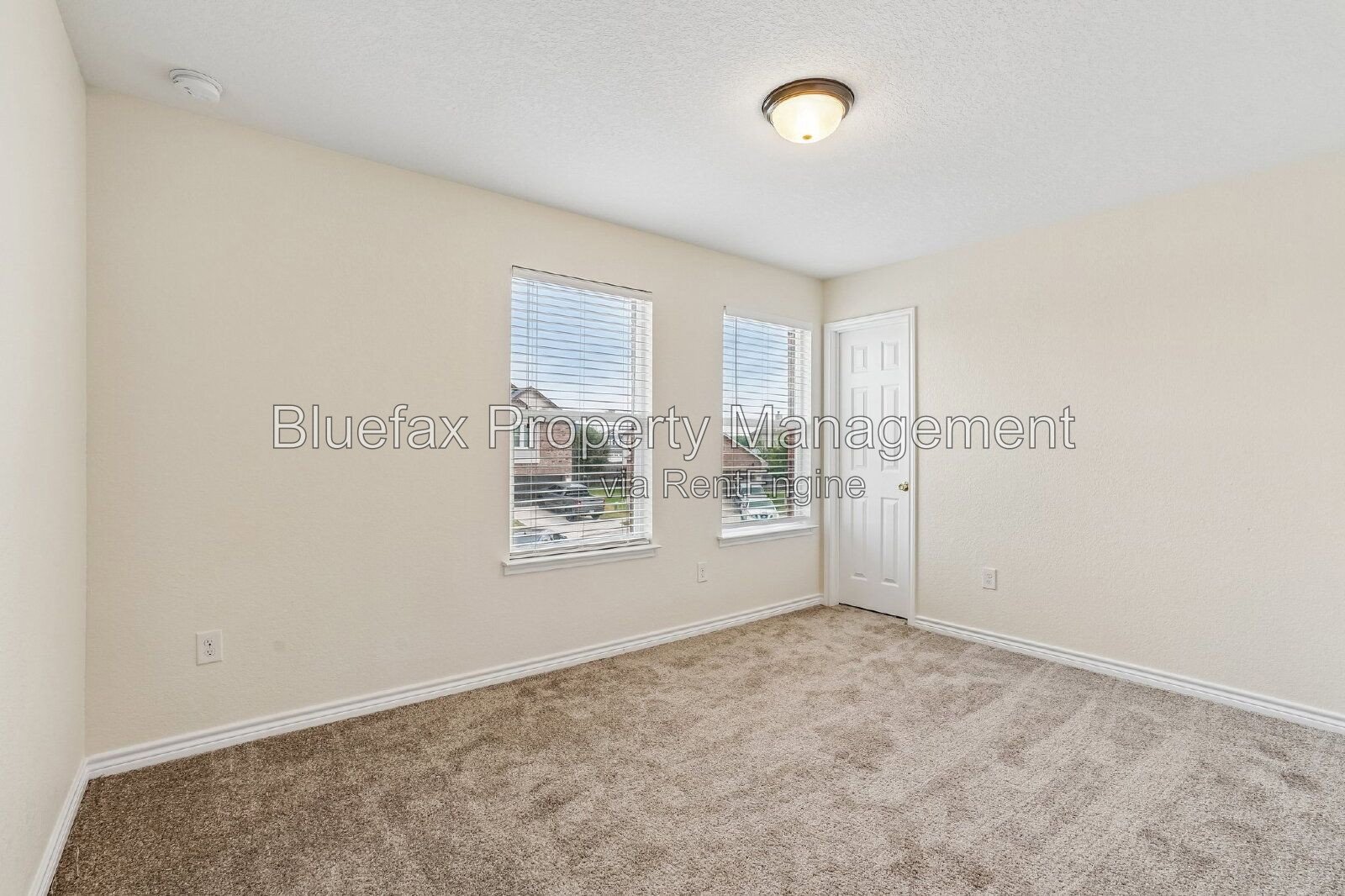 HUGE Covered Patio with Built In Counters, a Refrigerator and a Place for Your Grill! property image