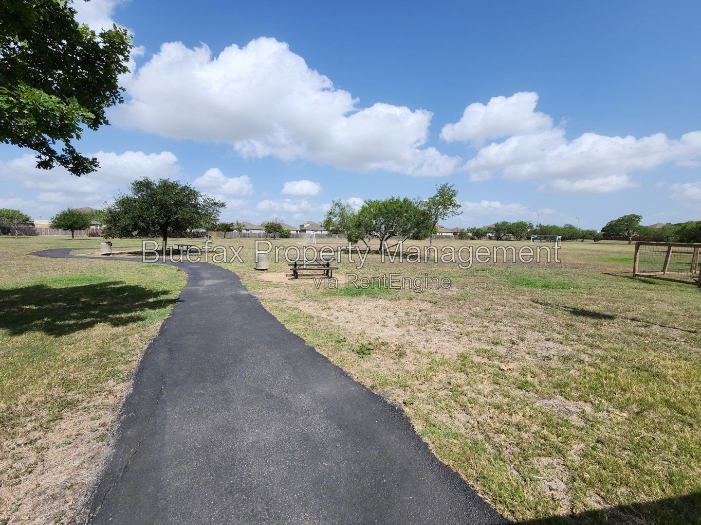 Pet Friendly & Beautiful Home with a HUGE Backyard. Refrigerator, Washer & Dryer Included! property image