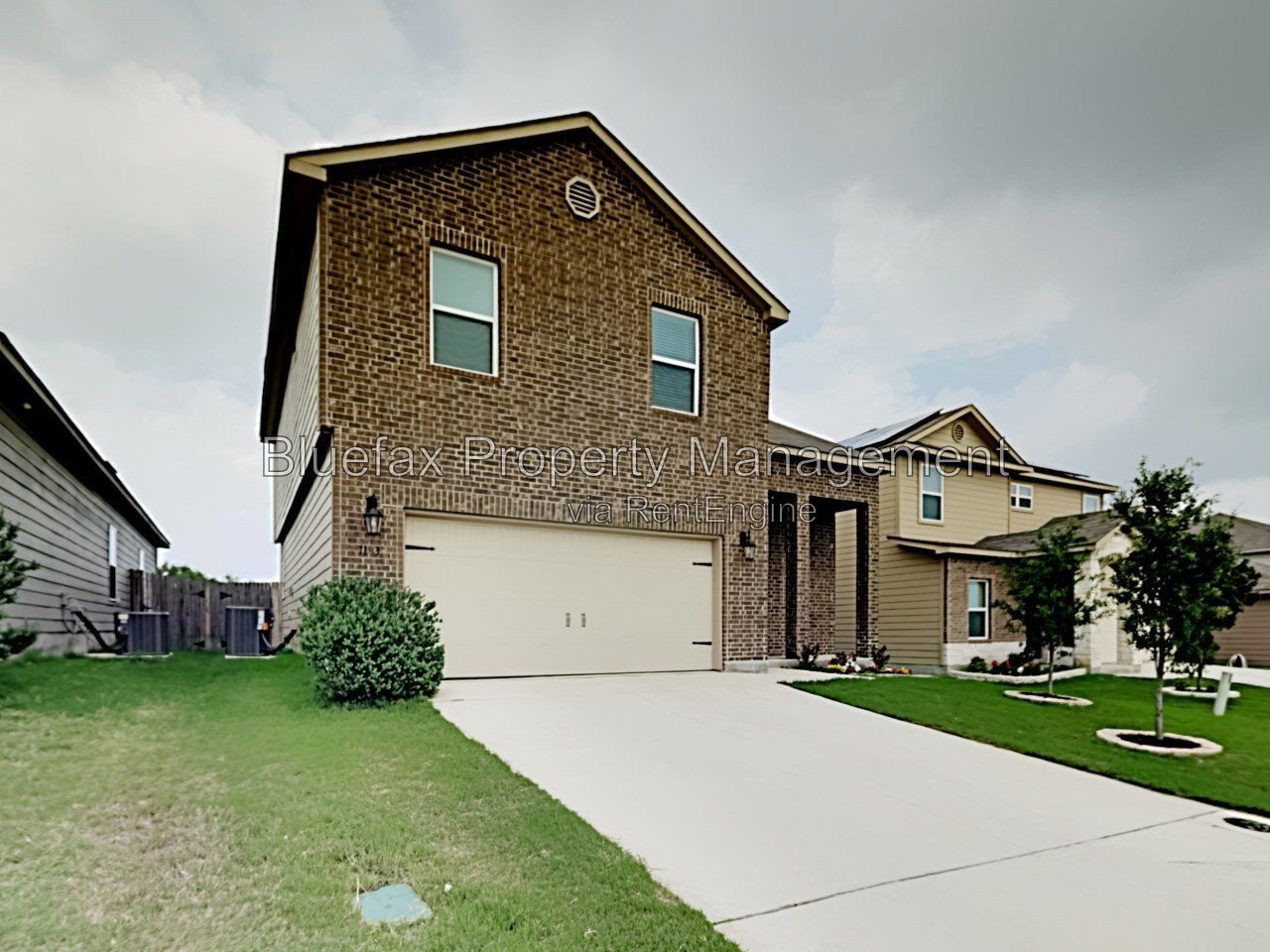 Pet Friendly & Beautiful Home with a HUGE Backyard. Refrigerator, Washer & Dryer Included! property image