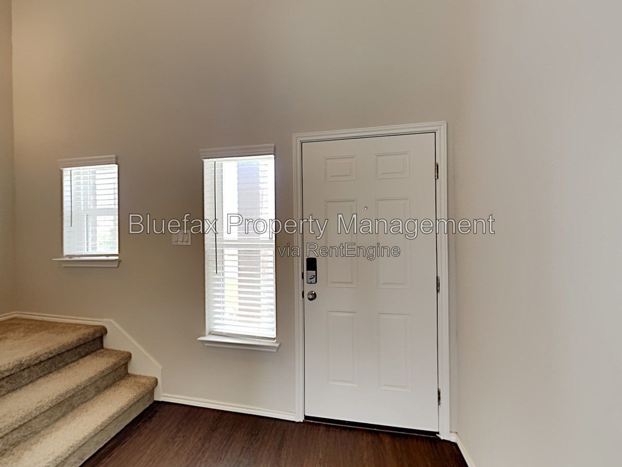 Pet Friendly & Beautiful Home with a HUGE Backyard. Refrigerator, Washer & Dryer Included! property image