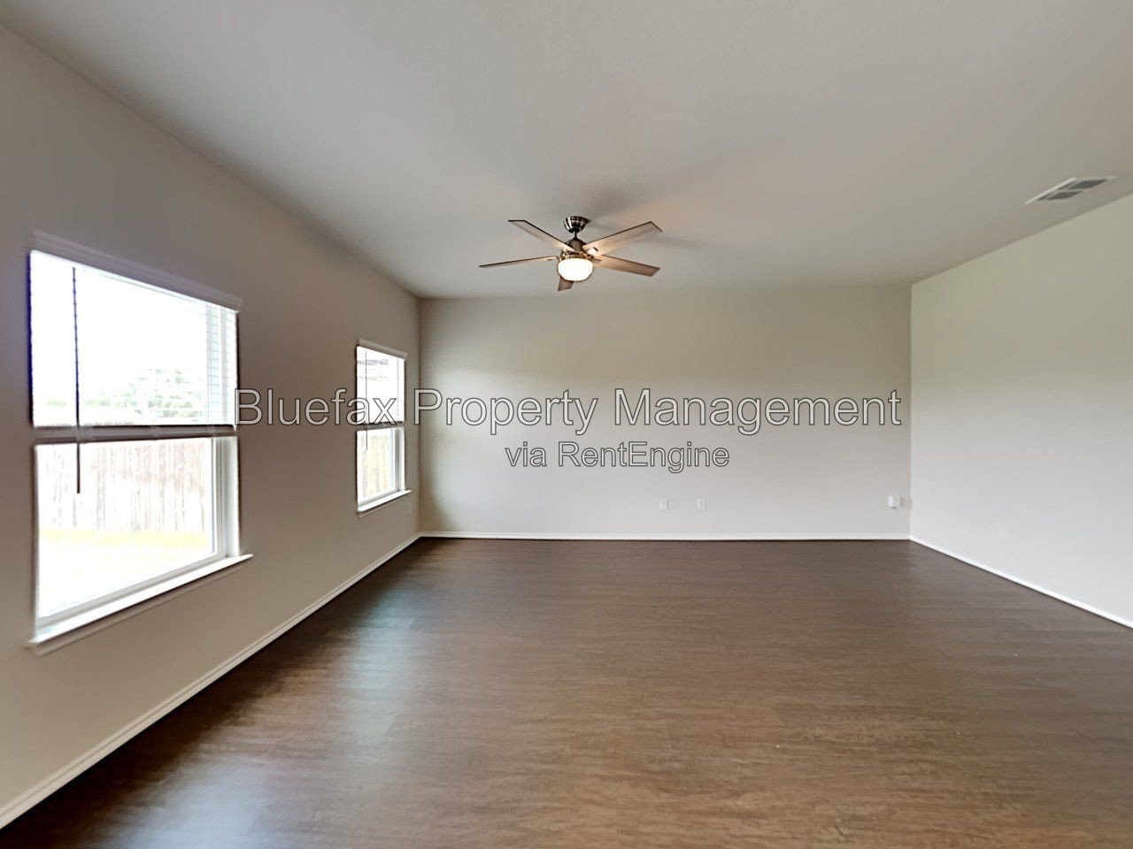 Pet Friendly & Beautiful Home with a HUGE Backyard. Refrigerator, Washer & Dryer Included! property image