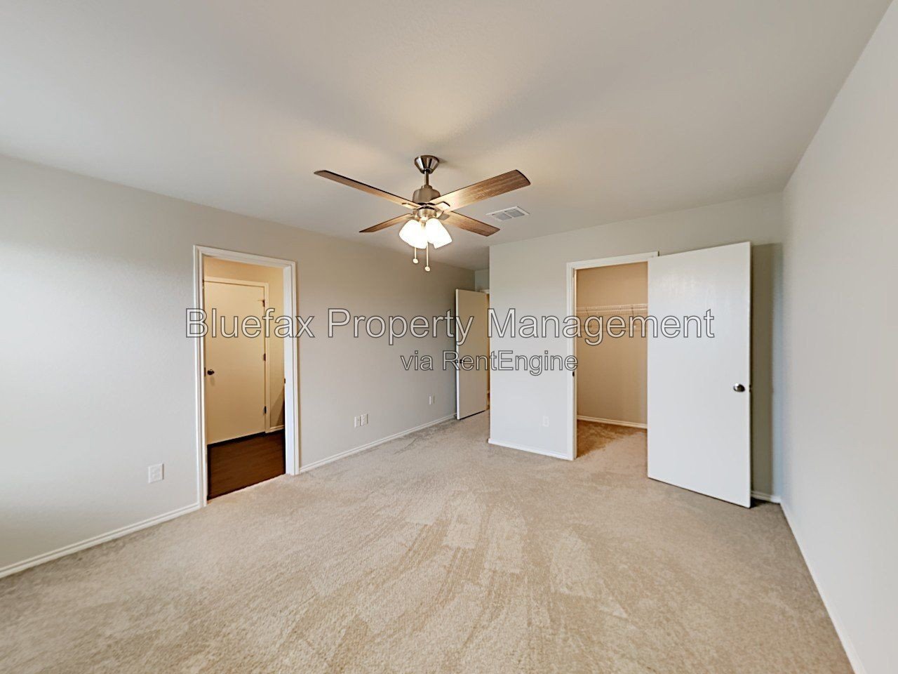 Pet Friendly & Beautiful Home with a HUGE Backyard. Refrigerator, Washer & Dryer Included! property image