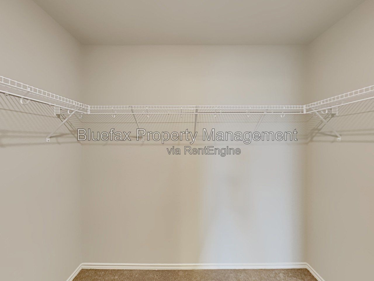 Pet Friendly & Beautiful Home with a HUGE Backyard. Refrigerator, Washer & Dryer Included! property image