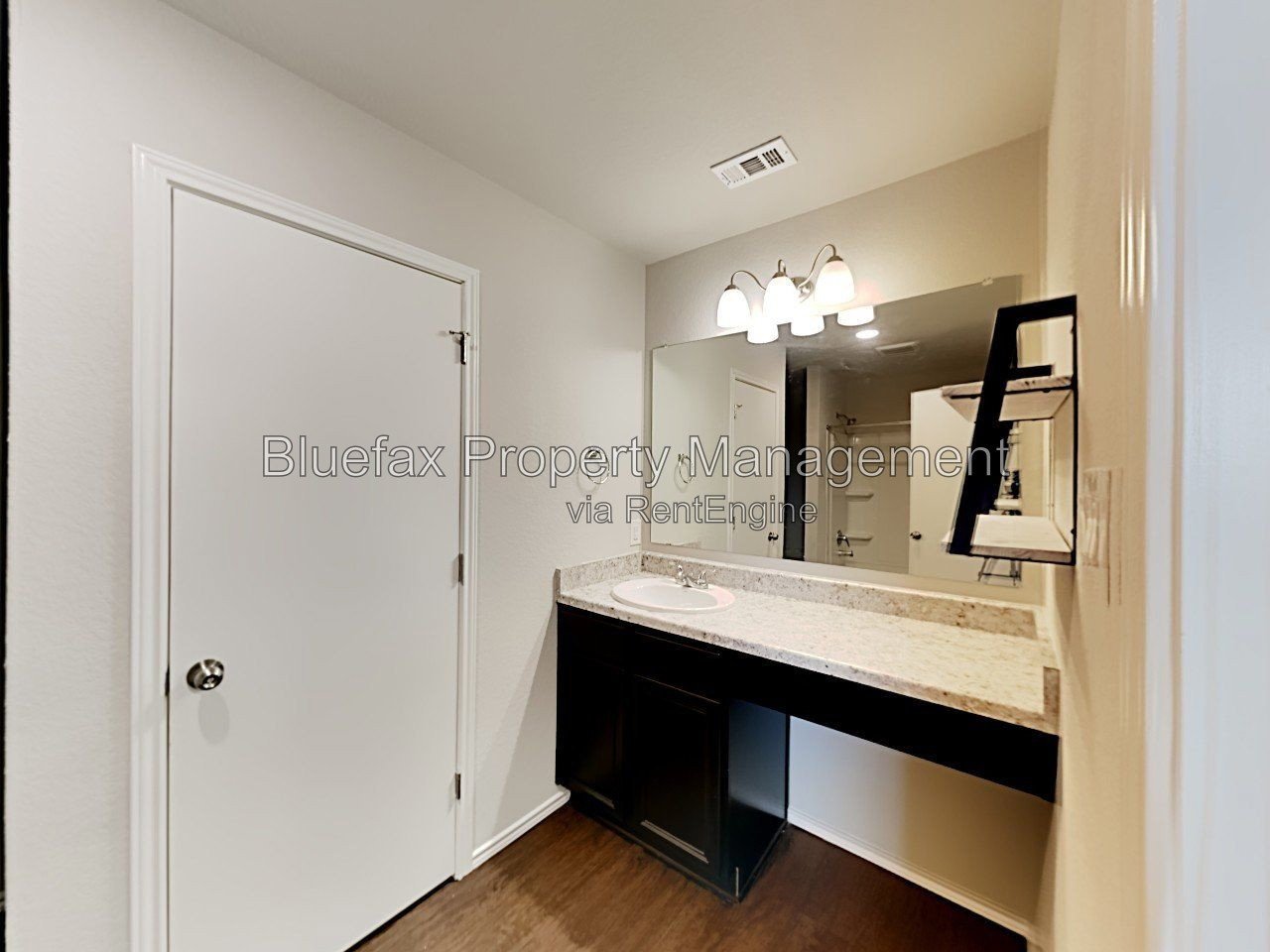 Pet Friendly & Beautiful Home with a HUGE Backyard. Refrigerator, Washer & Dryer Included! property image