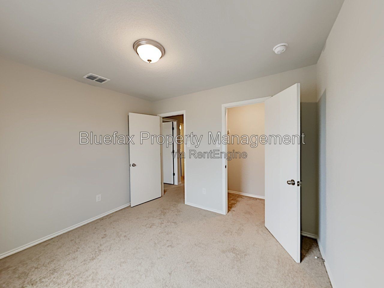 Pet Friendly & Beautiful Home with a HUGE Backyard. Refrigerator, Washer & Dryer Included! property image