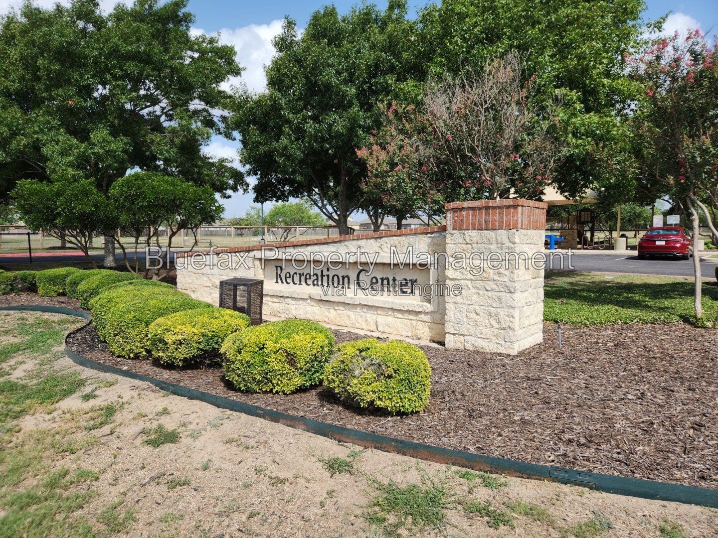 Pet Friendly & Beautiful Home with a HUGE Backyard. Refrigerator, Washer & Dryer Included! property image