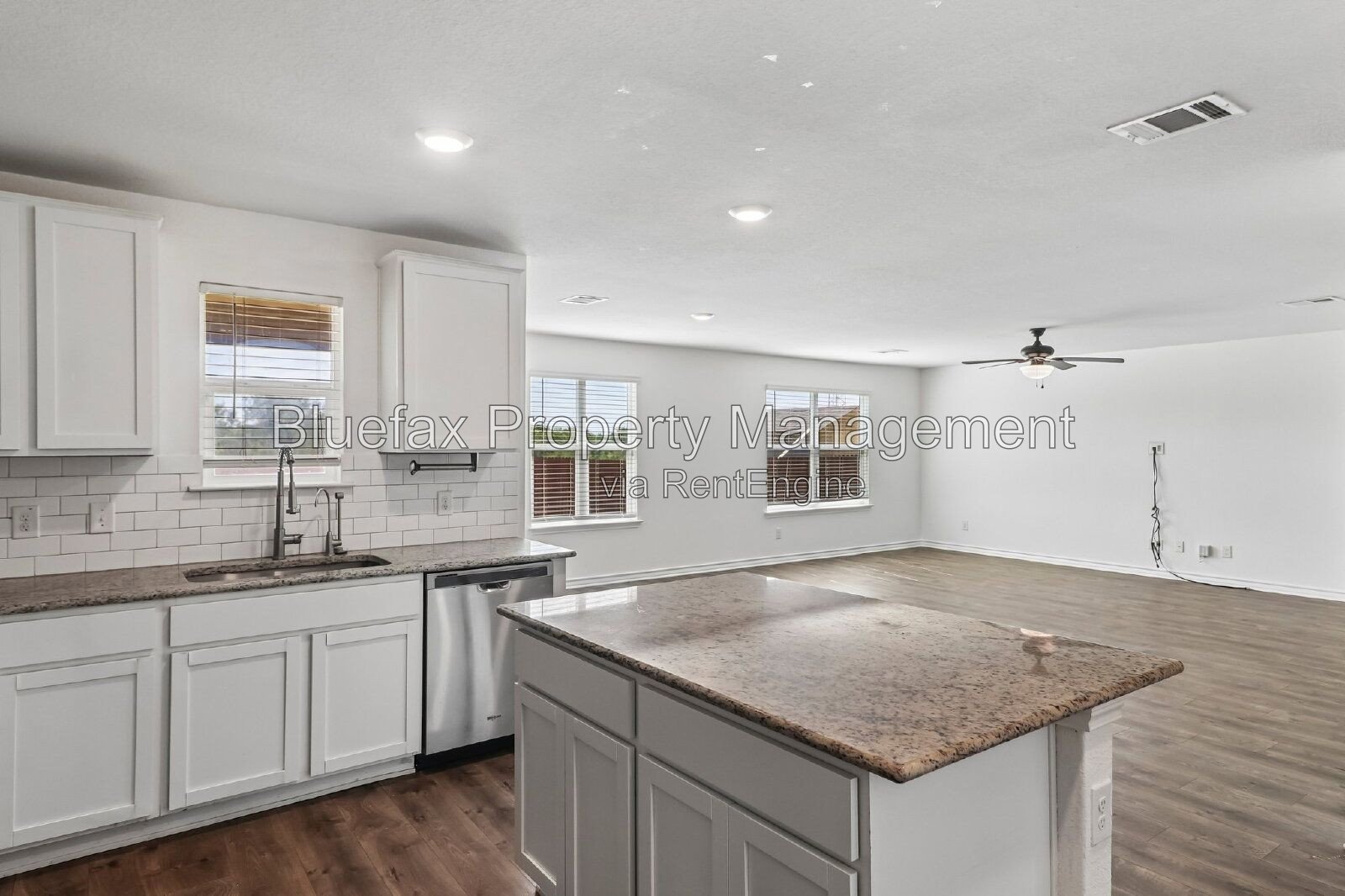 Loads of Kitchen Cabinet Storage and Countertop Space! property image