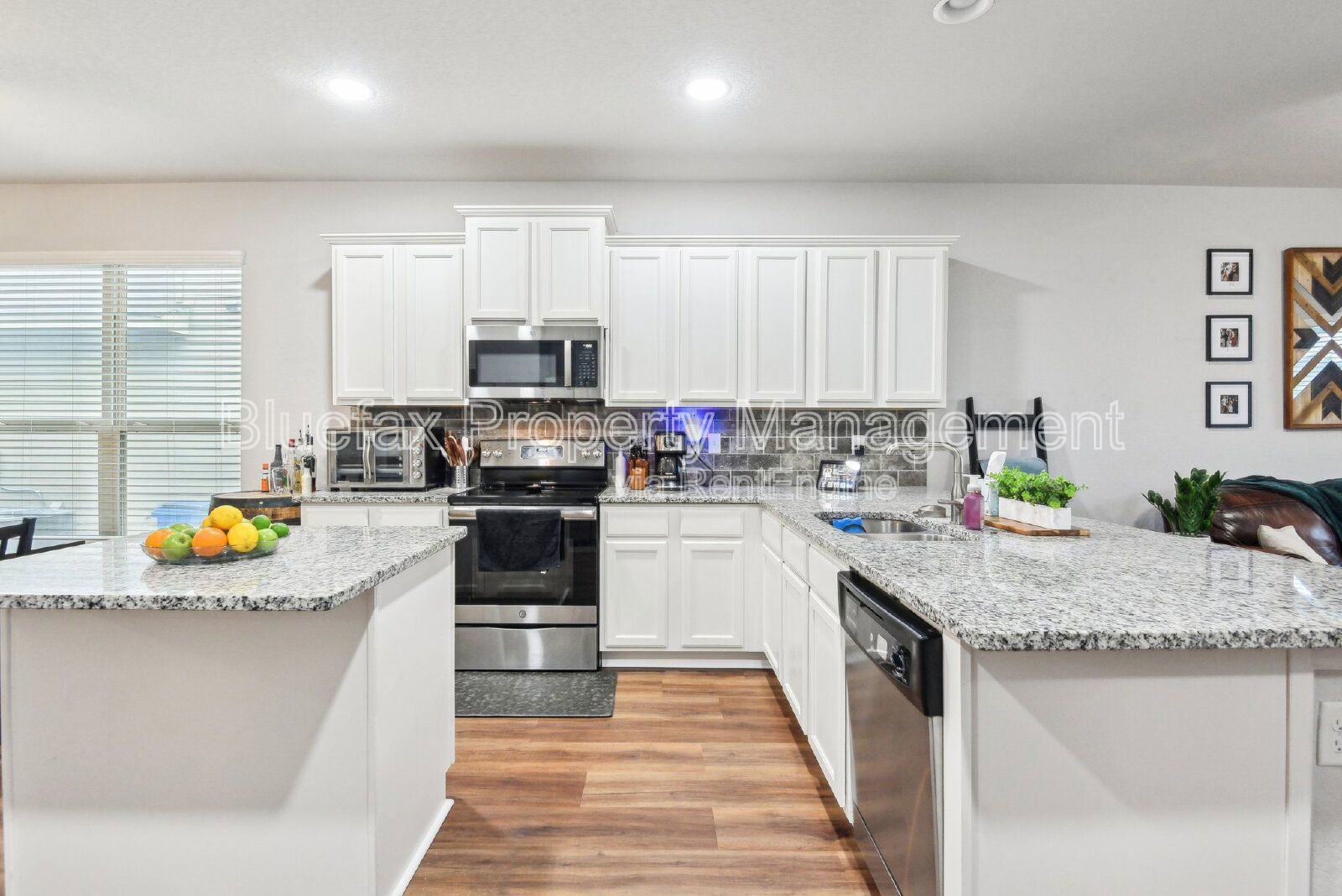 Welcome to stunning 4/3/2 home in the sought after Summerhill neighborhood. property image