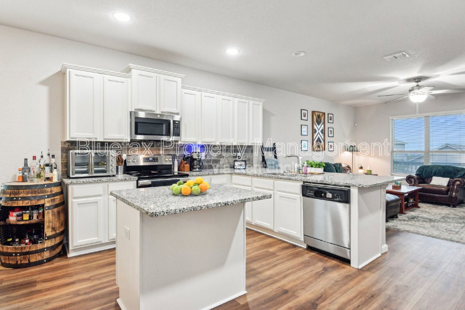 Welcome to stunning 4/3/2 home in the sought after Summerhill neighborhood. property image