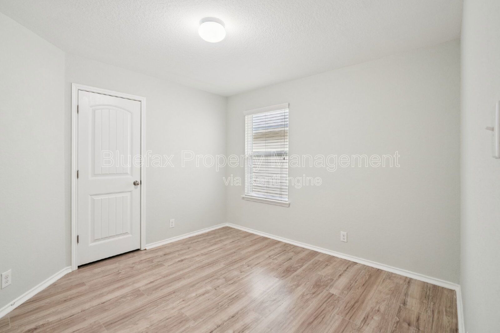 1 Story Home with Beautiful Custom Decks and Amazing HOA Amenity Center property image