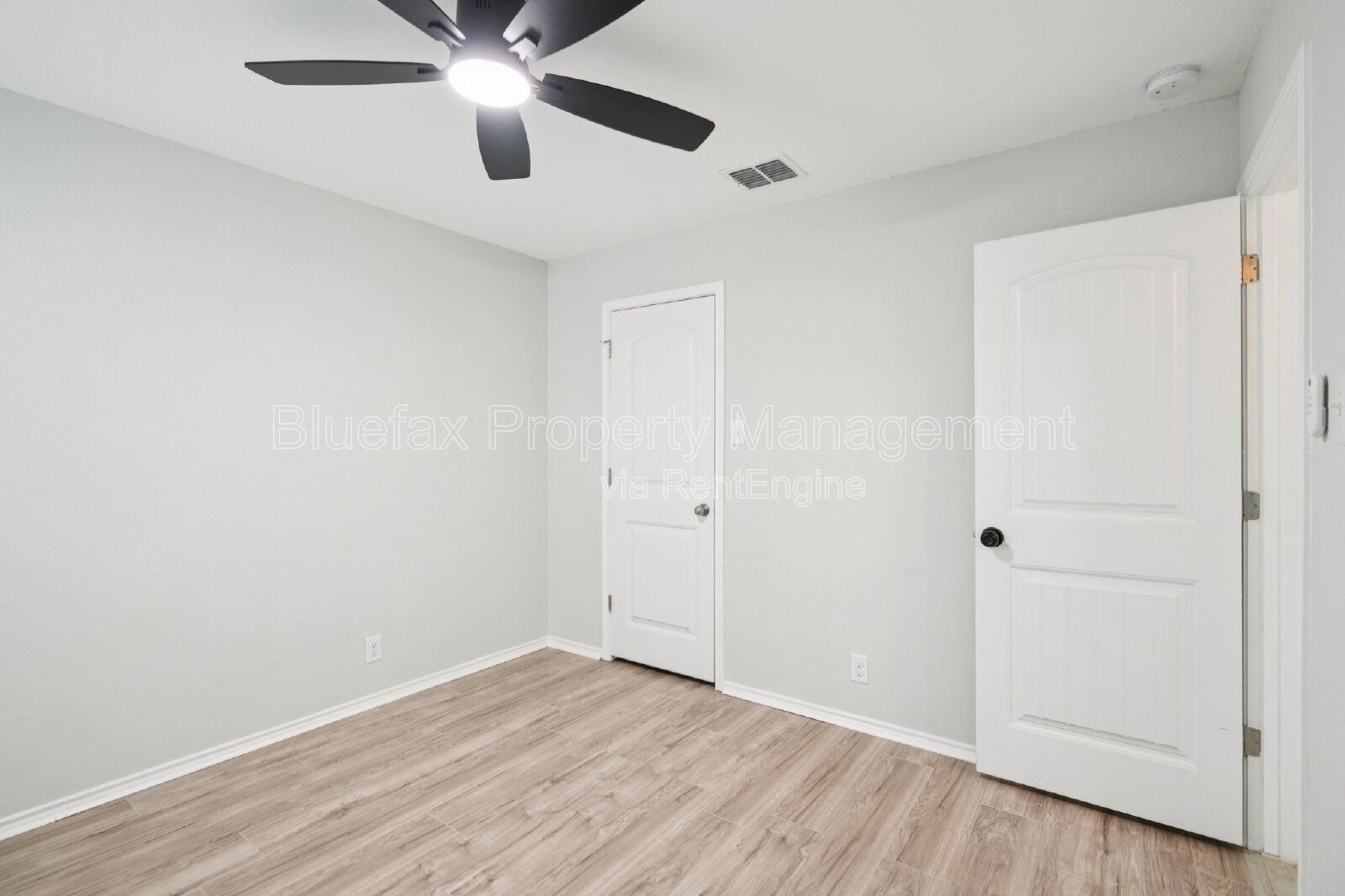 1 Story Home with Beautiful Custom Decks and Amazing HOA Amenity Center property image