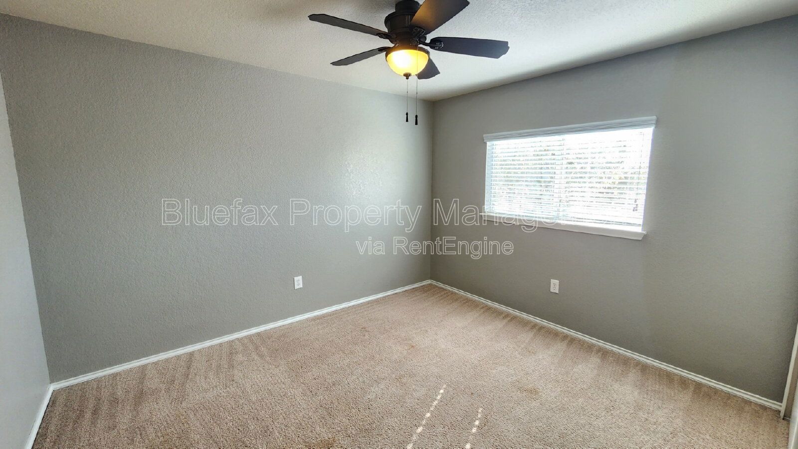 Day Sleeper Friendly 3 Bedroom Home with Easy access to Hwy 90, Loop 1604 & Lackland AFB. property image