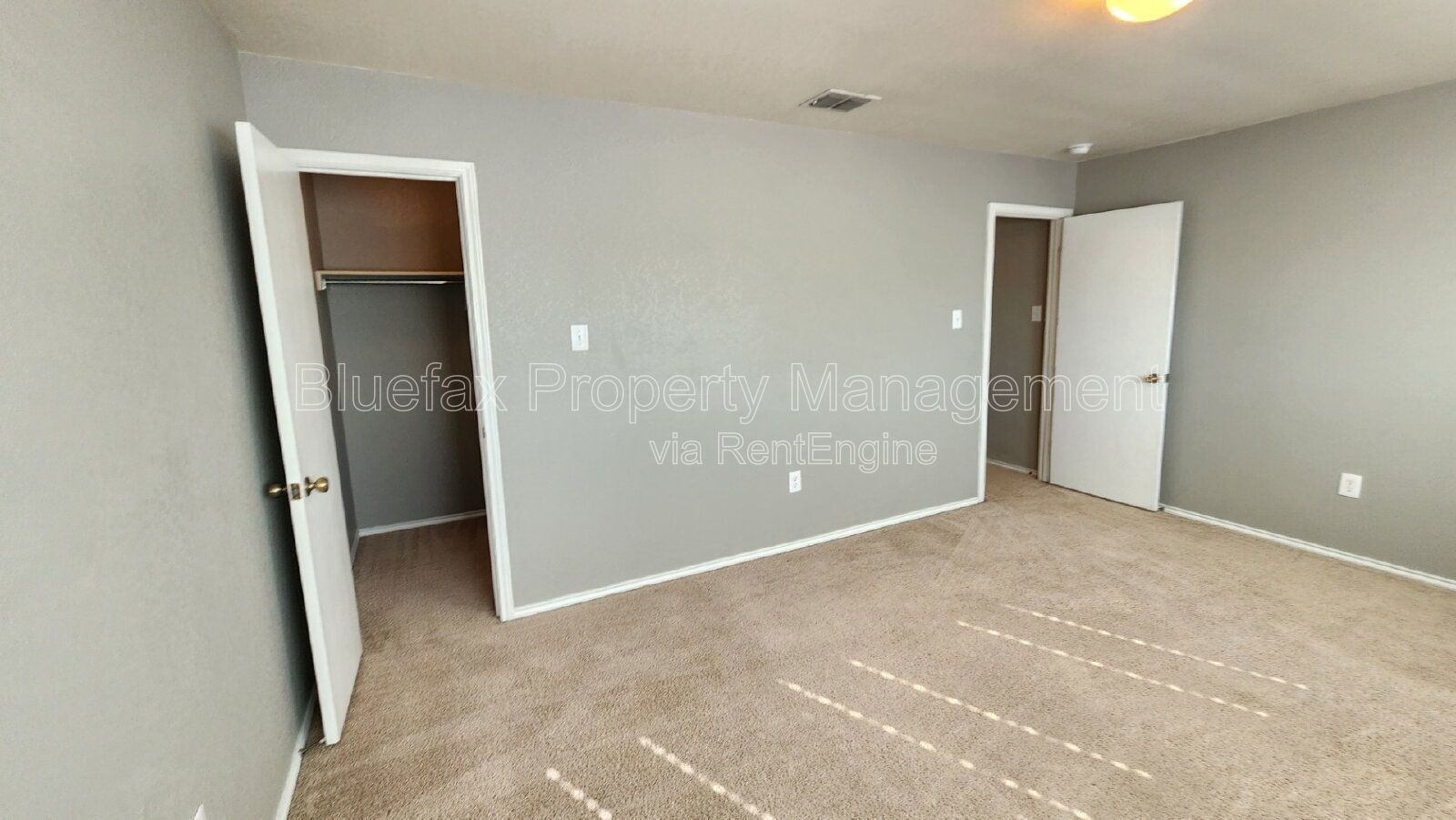 Day Sleeper Friendly 3 Bedroom Home with Easy access to Hwy 90, Loop 1604 & Lackland AFB. property image